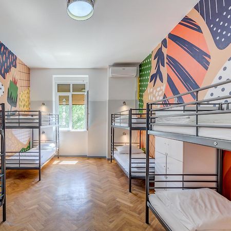 Hostel Colors Of Adriatic - Youth Only สปลิท ภายนอก รูปภาพ