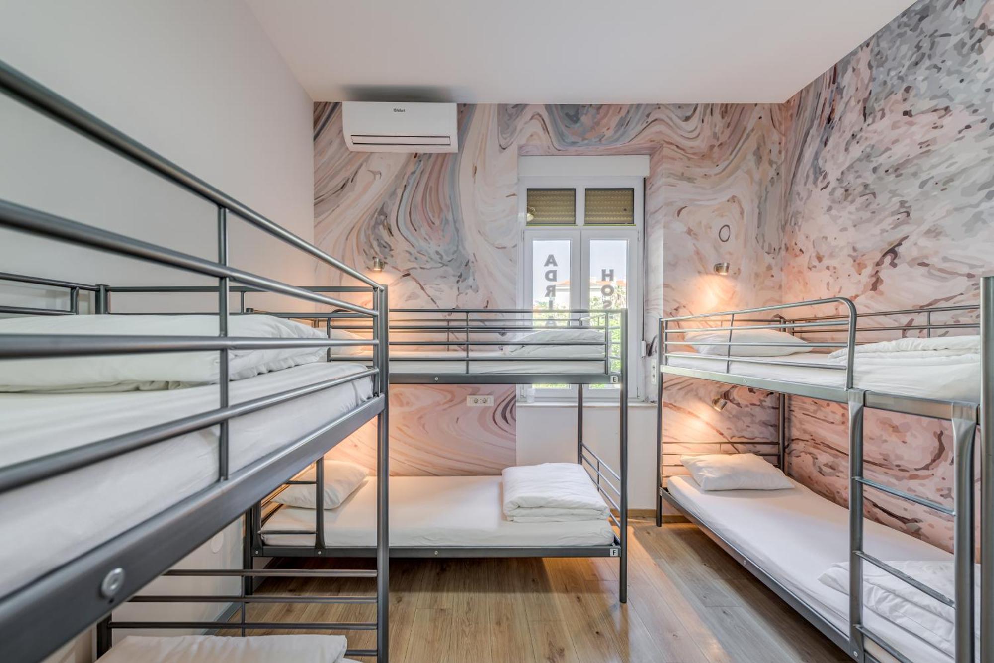 Hostel Colors Of Adriatic - Youth Only สปลิท ภายนอก รูปภาพ