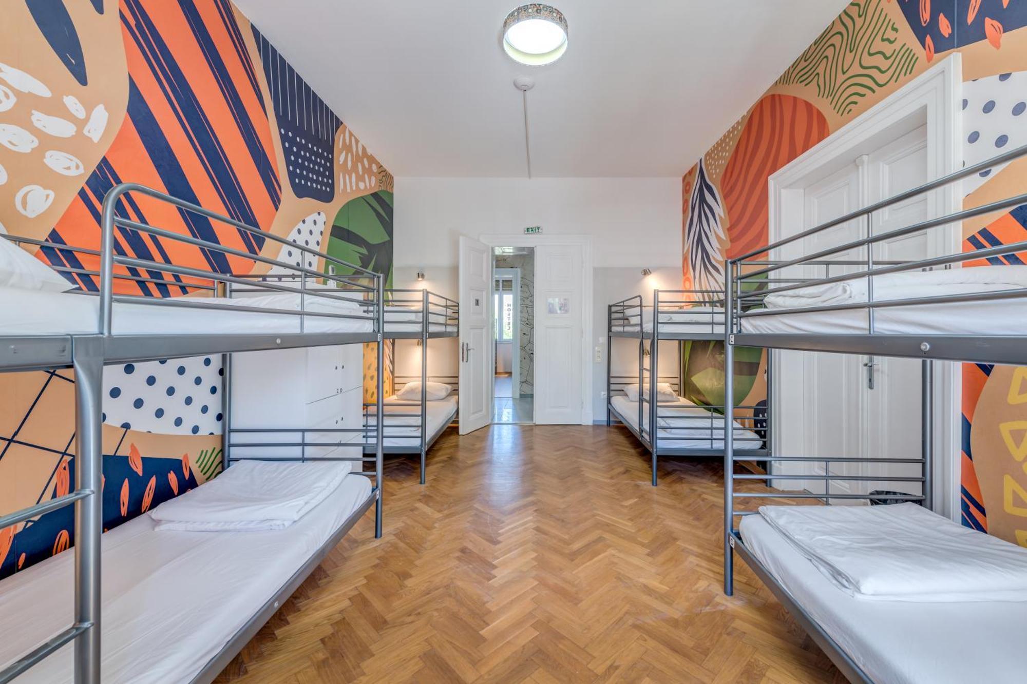 Hostel Colors Of Adriatic - Youth Only สปลิท ภายนอก รูปภาพ