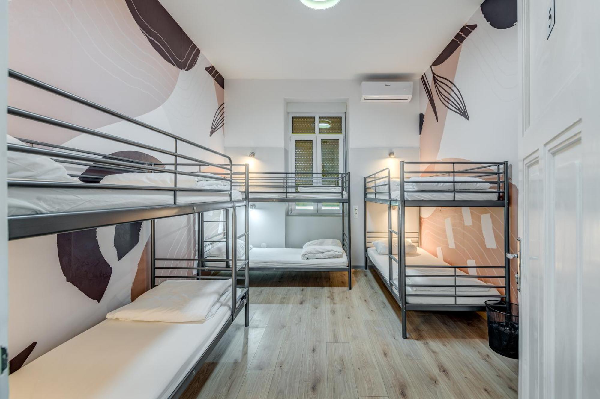Hostel Colors Of Adriatic - Youth Only สปลิท ภายนอก รูปภาพ